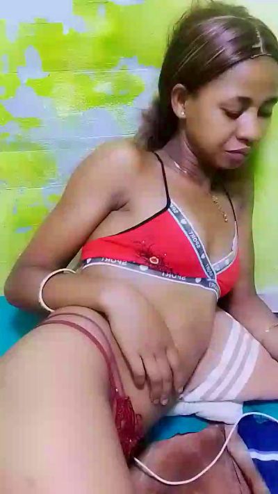 gabriella1 live cam on Cam4