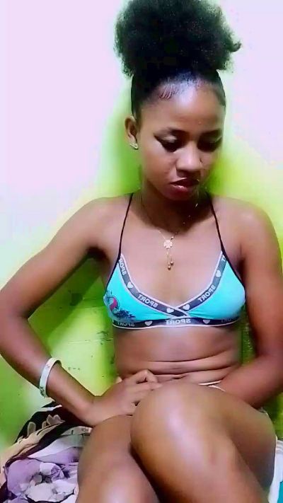 gabriella1 live cam on Cam4
