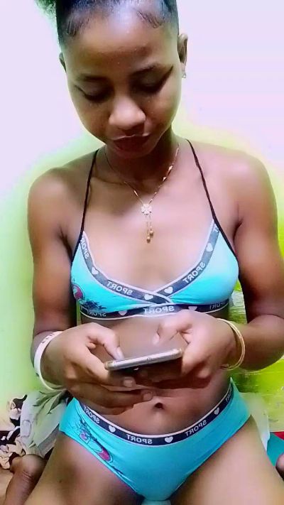 gabriella1 live cam on Cam4