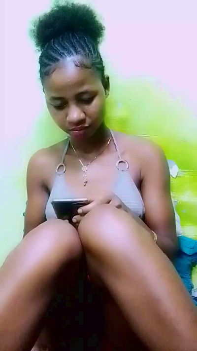 gabriella1 live cam on Cam4