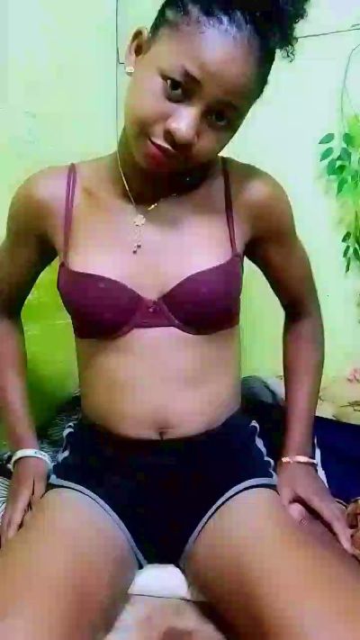 gabriella1 live cam on Cam4