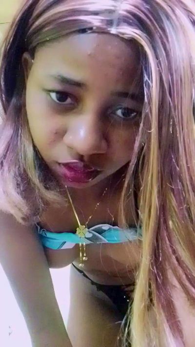 gabriella1 live cam on Cam4