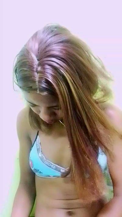 gabriella1 live cam on Cam4