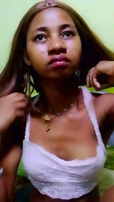 gabriella1 live cam on Cam4