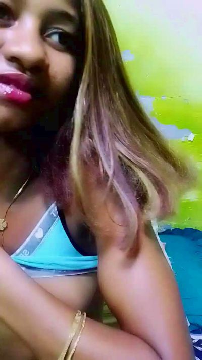 gabriella1 live cam on Cam4