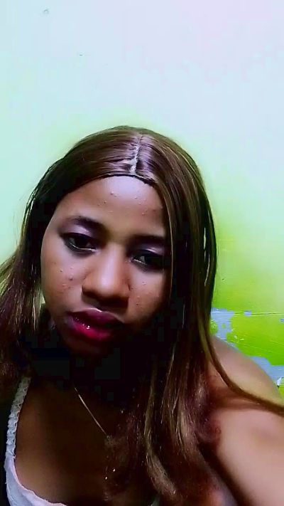 gabriella1 live cam on Cam4