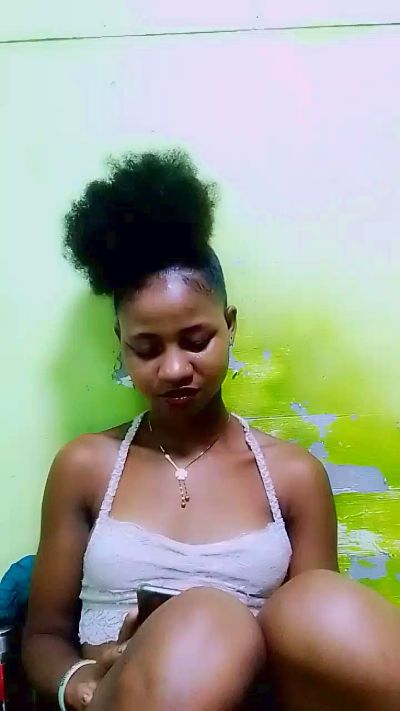 gabriella1 live cam on Cam4