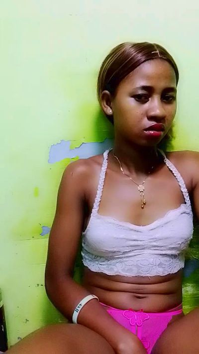 gabriella1 live cam on Cam4