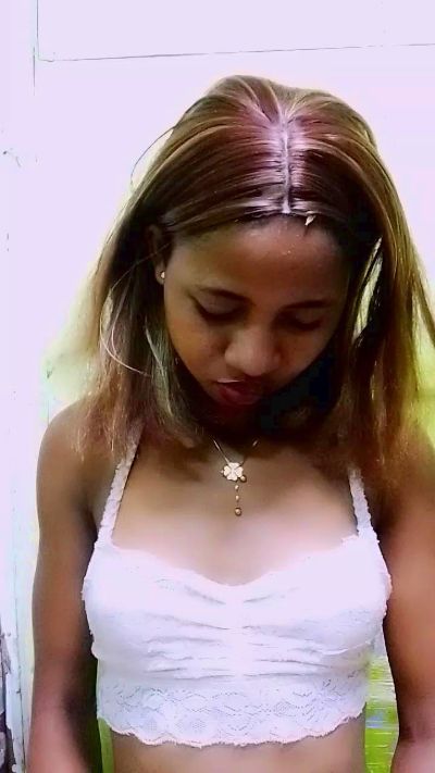 gabriella1 live cam on Cam4