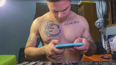gamer_lol03 live cam on Cam4
