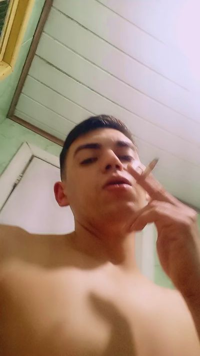 gaucho_98 live cam on Cam4
