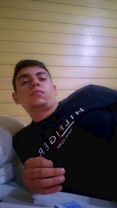 gaucho_98 live cam on Cam4