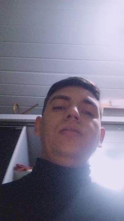 gaucho_98 live cam on Cam4