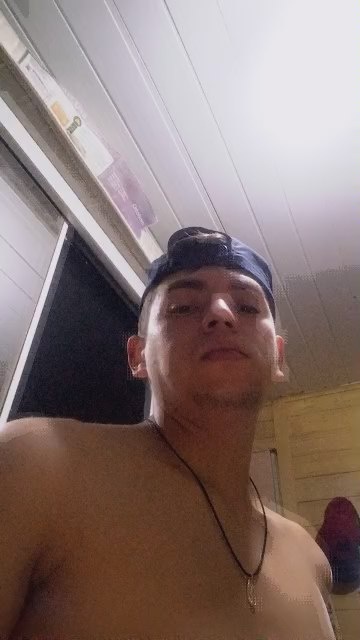 gaucho_98 live cam on Cam4