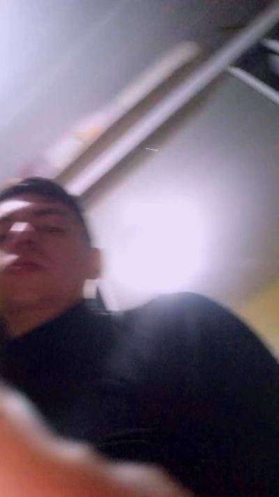 gaucho_98 live cam on Cam4