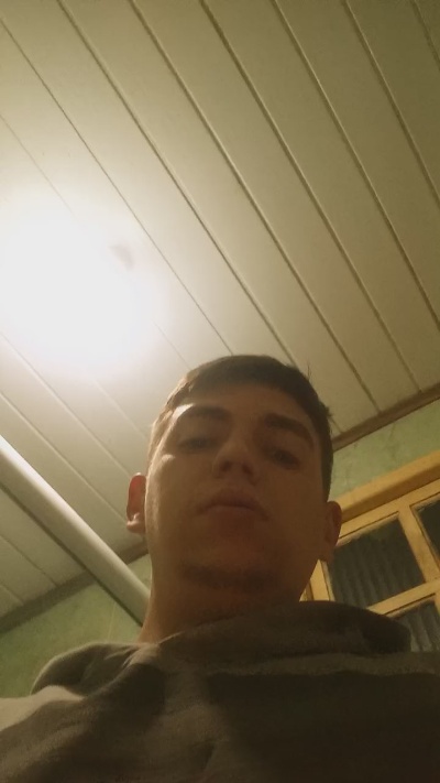 gaucho_98 live cam on Cam4