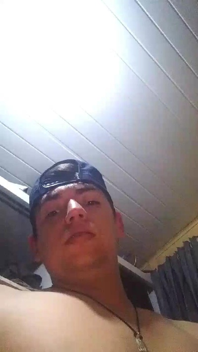 gaucho_98 live cam on Cam4