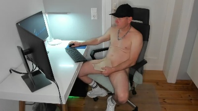 gayvolution live cam on Cam4