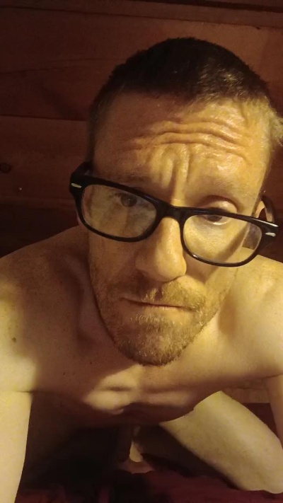 geekedout40 live cam on Cam4