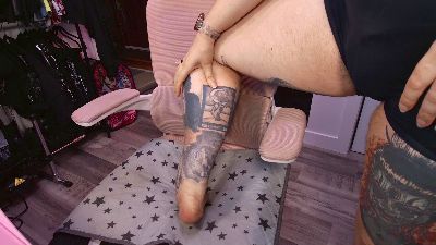 gennyrock live cam on Cam4