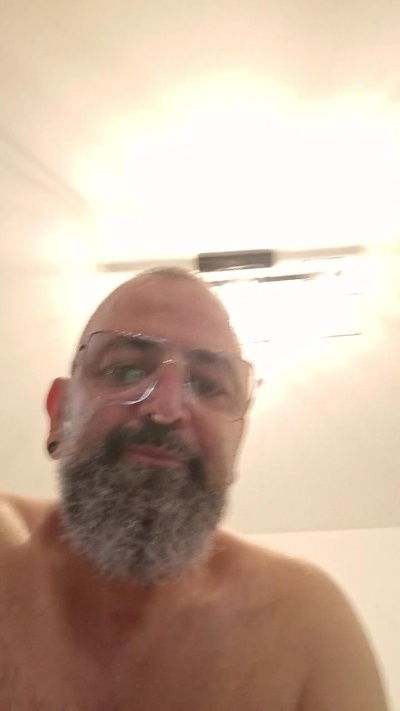 george2047 live cam on Cam4