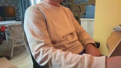 georges_hot live cam on Cam4