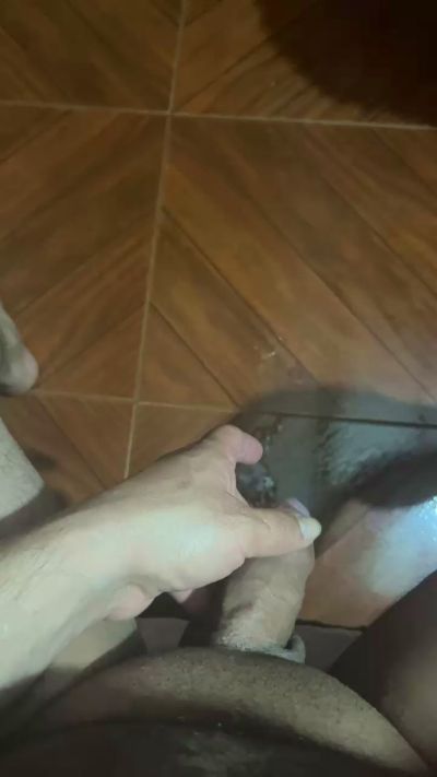geovanny75 live cam on Cam4
