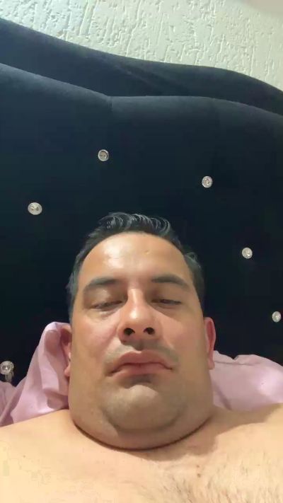 geovanny75 live cam on Cam4