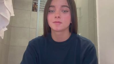 ggwatafashnele live cam on Cam4