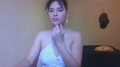ghibligirl2 live cam on Cam4
