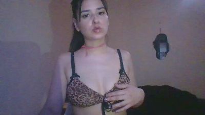 ghibligirl2 live cam on Cam4