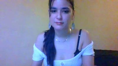 ghibligirl2 live cam on Cam4