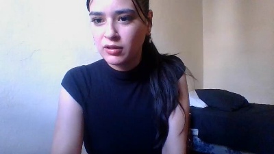 ghibligirl2 live cam on Cam4