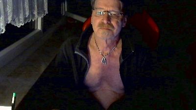 ghost345 live cam on Cam4