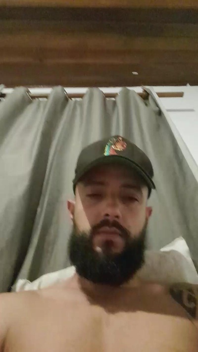 ghusantos30 live cam on Cam4