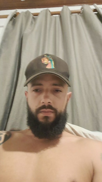 ghusantos30 live cam on Cam4