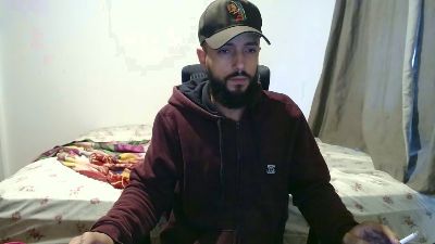 ghusantos30 live cam on Cam4