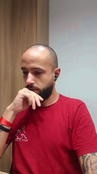 ghusantos30 live cam on Cam4