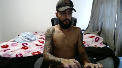 ghusantos30 live cam on Cam4