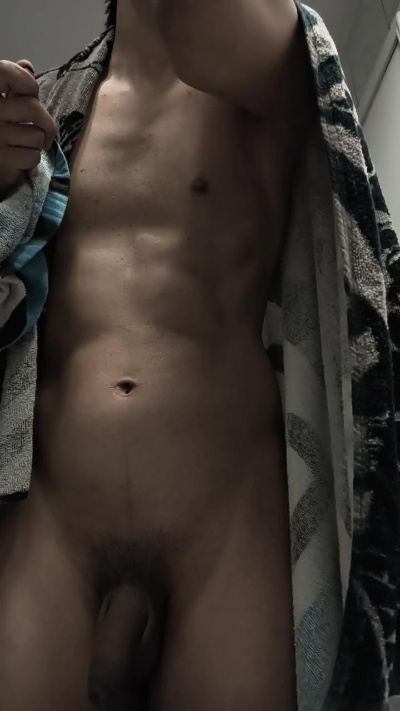 ghyeh3 live cam on Cam4