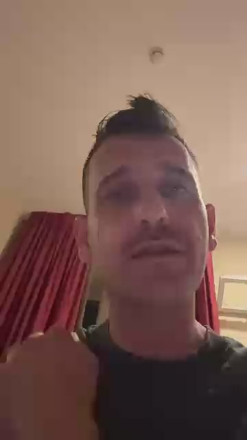 gianni799 live cam on Cam4