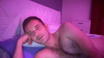 gianni799 live cam on Cam4