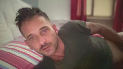 gianni799 live cam on Cam4