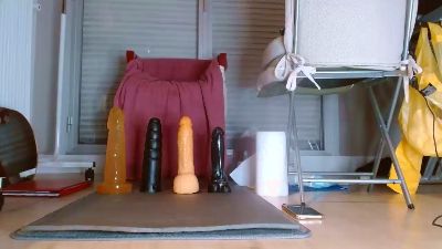giantDildosSlut live cam on Cam4