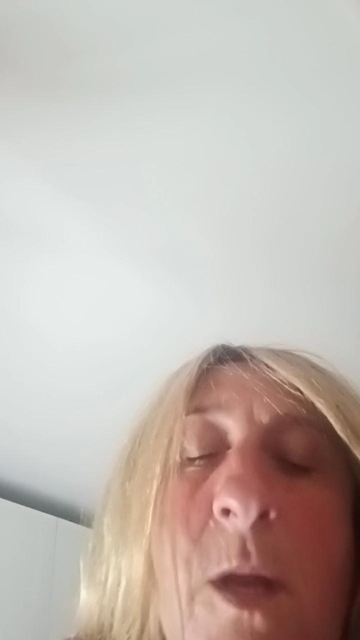 giglioblonde live cam on Cam4