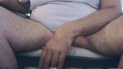 gillesc88888881 live cam on Cam4