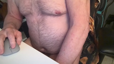 gilot24 live cam on Cam4
