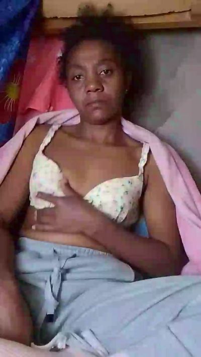 gina3 live cam on Cam4