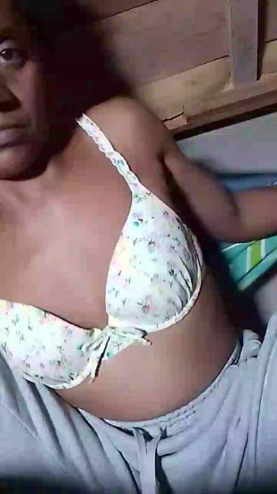 gina3 live cam on Cam4
