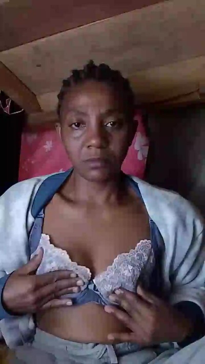 gina3 live cam on Cam4